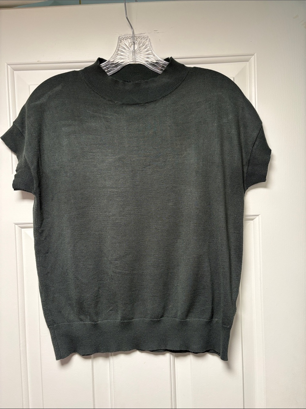 Tahari Women’s Crewneck Green Short Sleeve Sweater